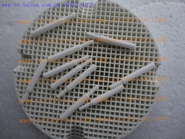 Honey comb stagger tray with ceramic pin